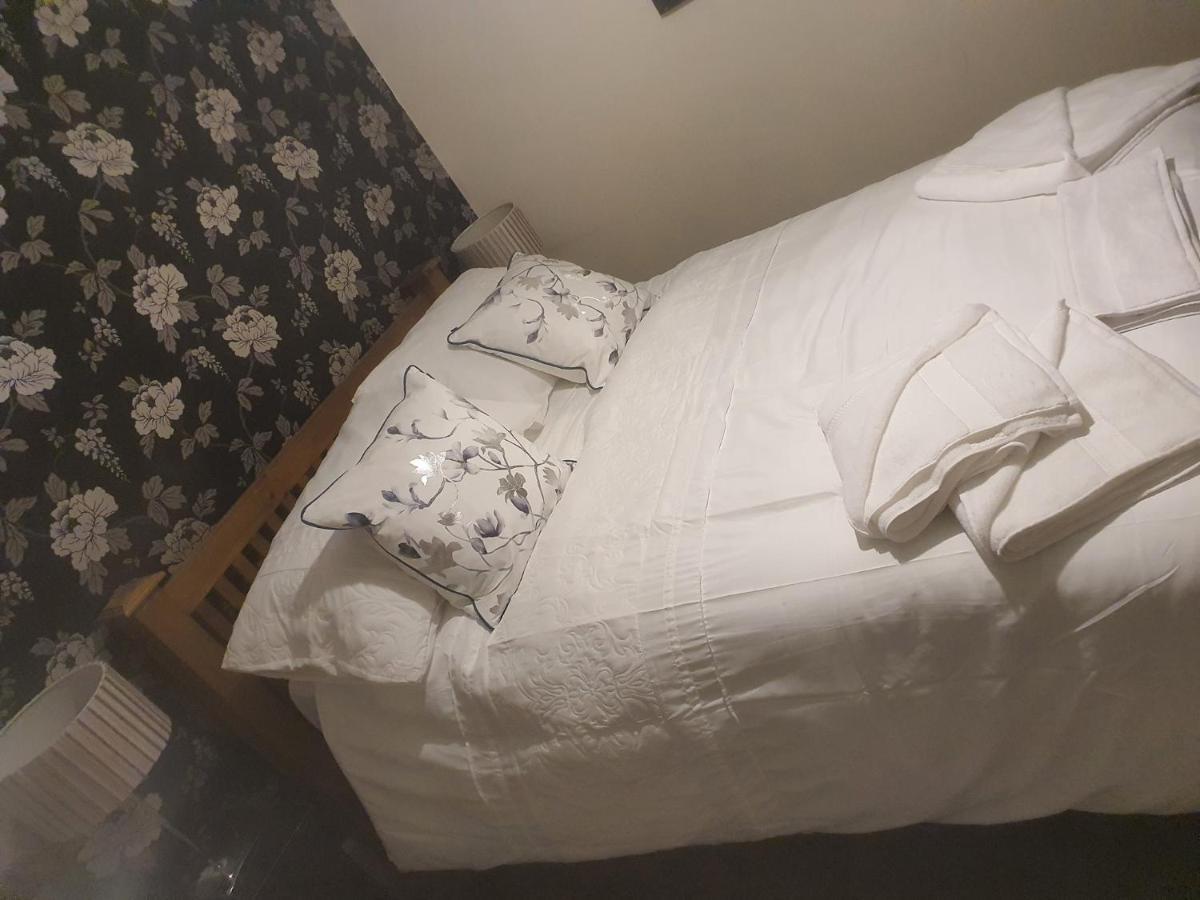 Hotel The Swan @ Stoford Esterno foto A futon
