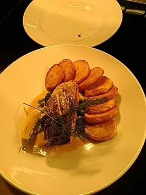 Hotel The Swan @ Stoford Esterno foto A prepared dish of the fish