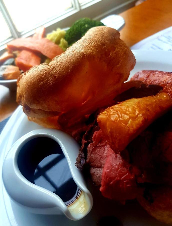 Hotel The Swan @ Stoford Esterno foto Yorkshire pudding